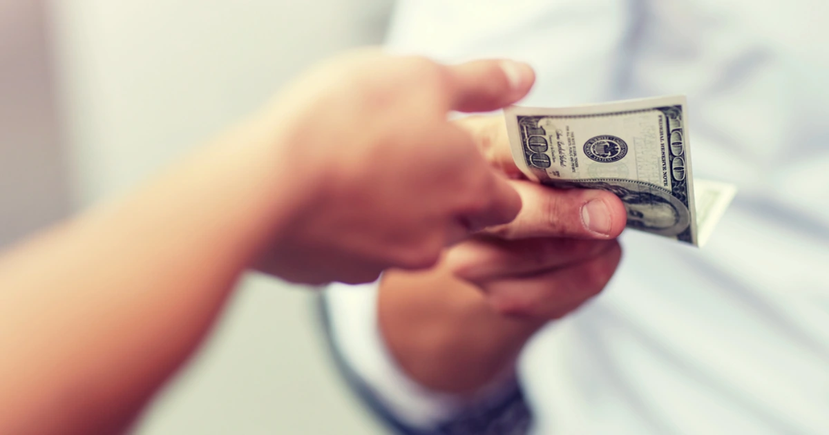 locksmith scammers accepting payments in cash